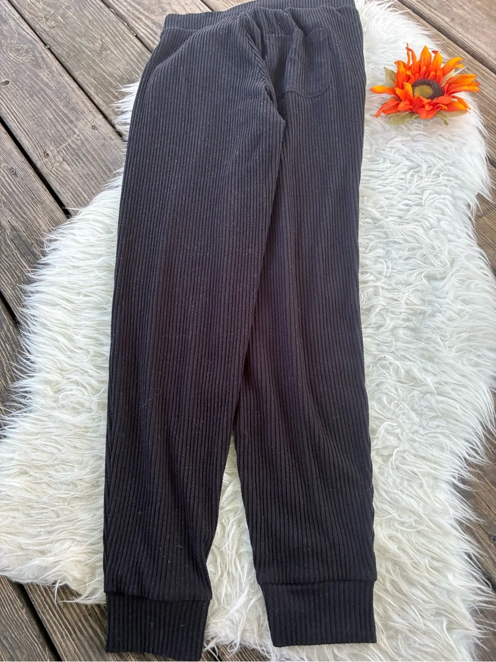 🌺ALO Yoga Black Ribbed Drawstring Joggers🌺